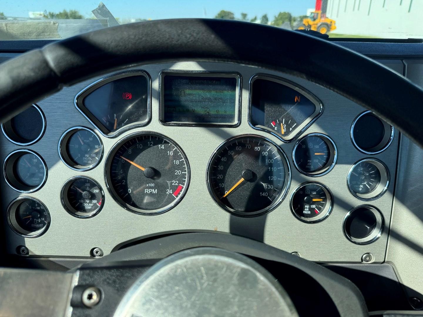 2018 Mack Pinnacle in Carroll, IA — photo 15